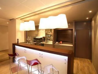 Seasons Sud 4*
